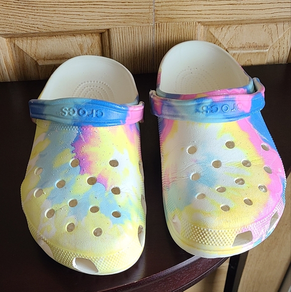 Crocs Pastel Tie dye Clog - Picture 2 of 11